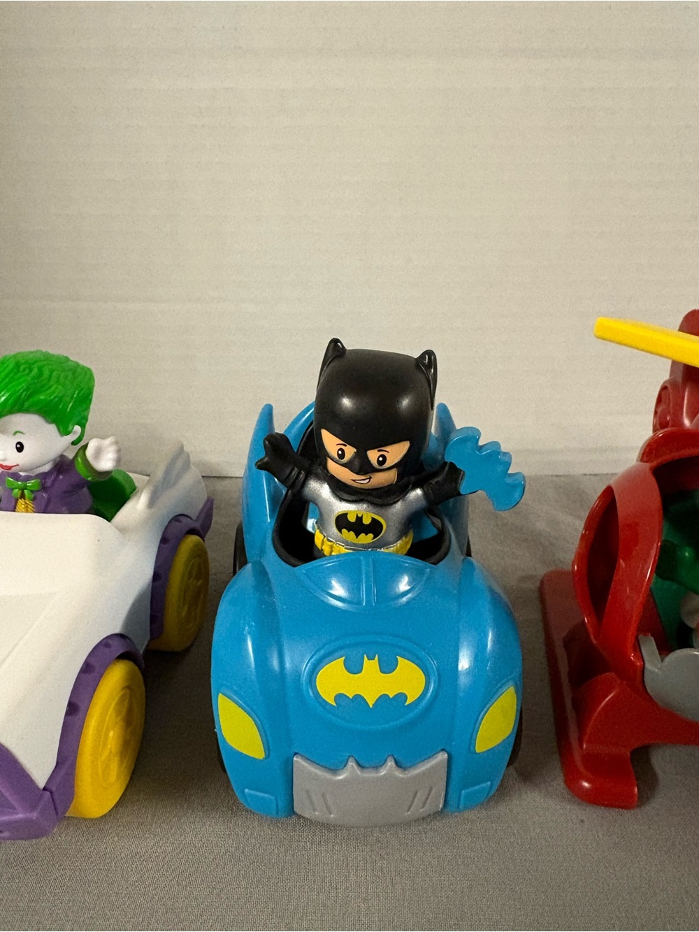 Fisher-Price DC Super Friends Mini Vehicle Set - Batman Robin Joker Supereoman - Picture 4 of 7
